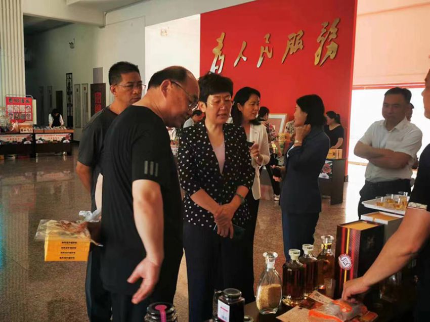 点击查看实际尺寸<br>标题：名流村酒业 阅读次数：891