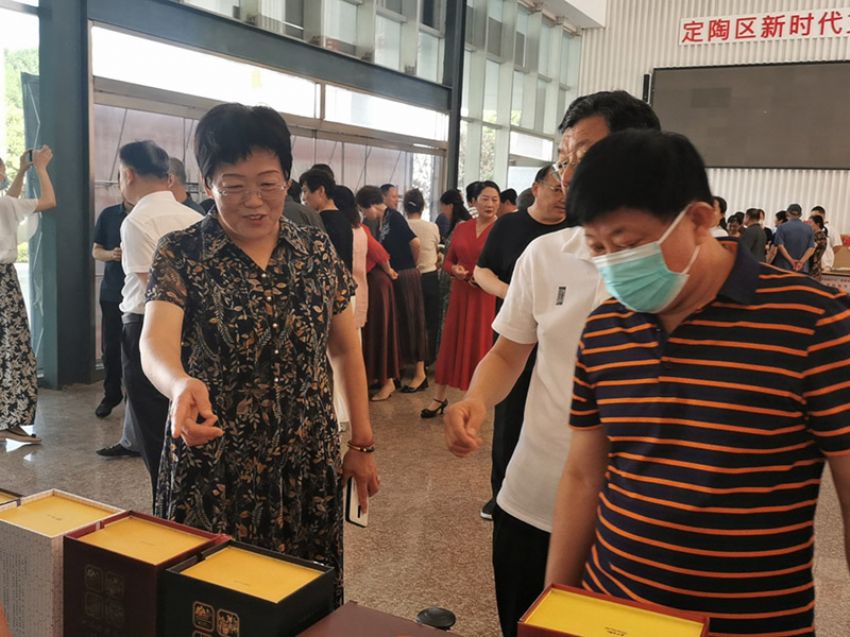 点击查看实际尺寸<br>标题：名流村酒业 阅读次数：812